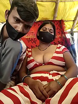 Show de Indiandesicouple155 na webcam