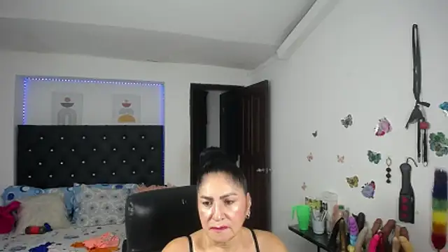 mature_bigboobs10 Adlı Modelin Canlı XXX Sohbeti