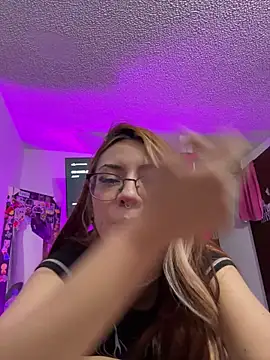 kittymiauu444's Live XXX Chat
