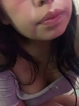 Chat +18 de Emily_Cat18 ao vivo