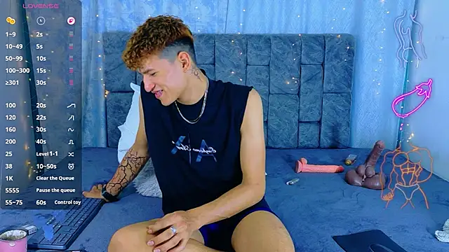 Онлайн чат XXX NicolasTorrez