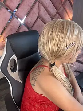 lya_nekko_ Adlı Modelin Canlı XXX Sohbeti