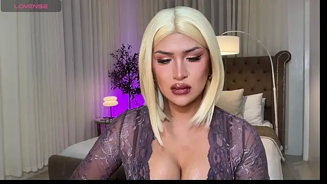 Your_Majesty_Tyra webcam show