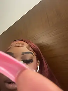 Niahoudinii's Webcam Show