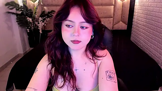 crimson_tati_ Chat XXX live