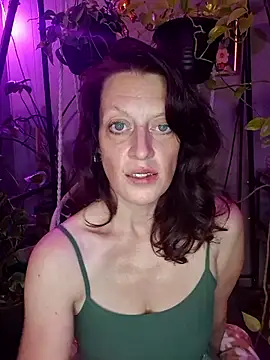 PurpleBunnyxo's Live XXX Chat