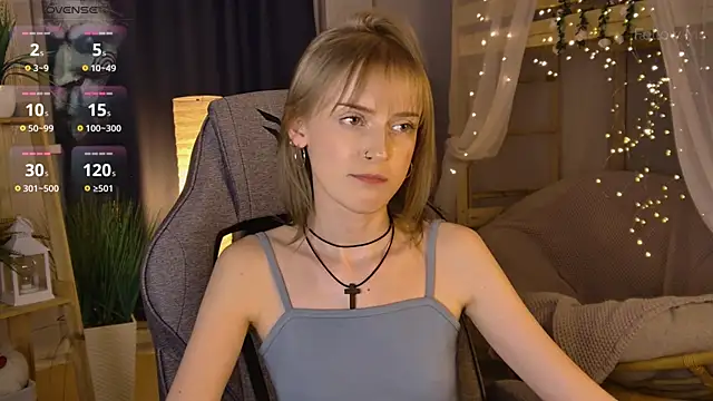 Chat XXX en directo de KiraMontoya