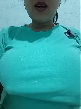 Shine_Mai Show in webcam