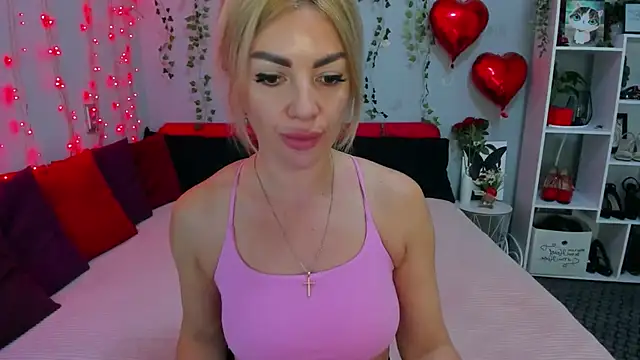 Вебкам-шоу LunaBellucci