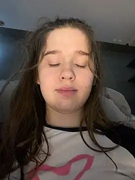 HornyGirlH webkamerás műsora