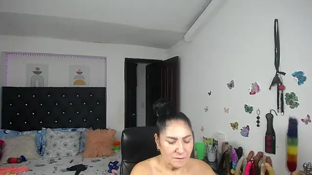 mature_bigboobs10 élő XXX-chatje