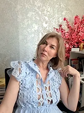 stellahere8's Live XXX Chat