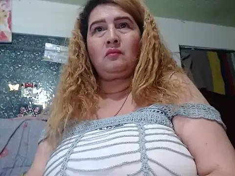 Perla1981-- – Live XXX-chat