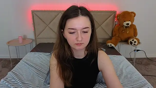 Chat XXX en directo de CyrenaLuxe