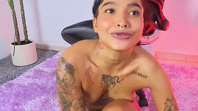 Kendall-Kith live XXX chat
