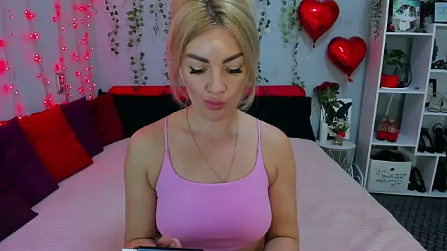 LunaBellucci élő XXX-chatje