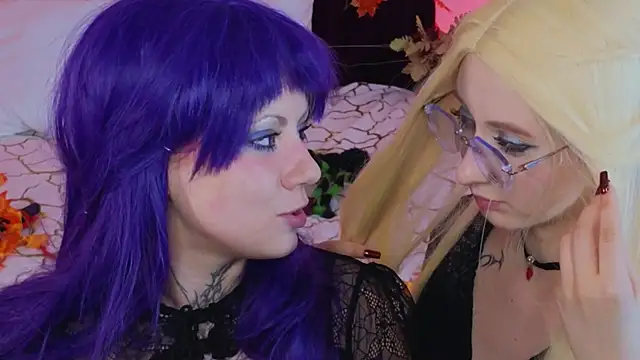 WICKEDEMBER Live XXX Chat