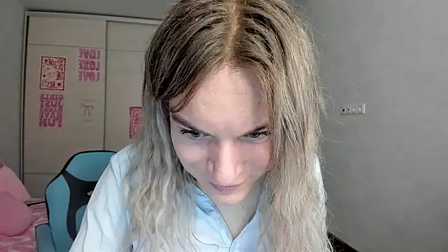 Chat +18 de milliKira006 ao vivo