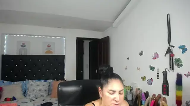 mature_bigboobs10 élő XXX-chatje