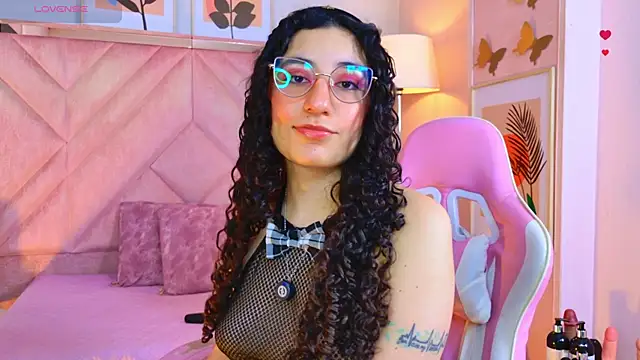 DemiJones_ Adlı Modelin Canlı XXX Sohbeti