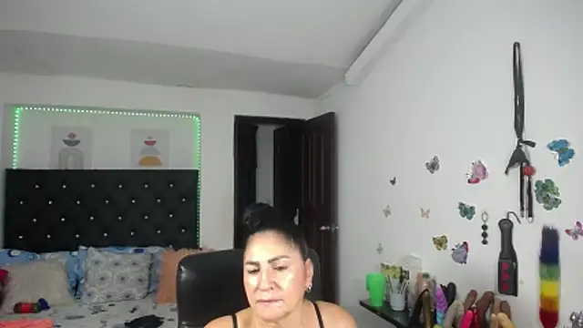 mature_bigboobs10's Live XXX Chat