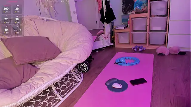 XXX chat uživo modela Kiralotus