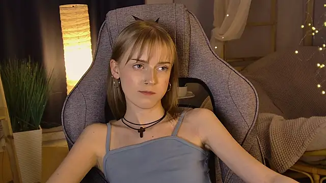 Živý XXX chat KiraMontoya