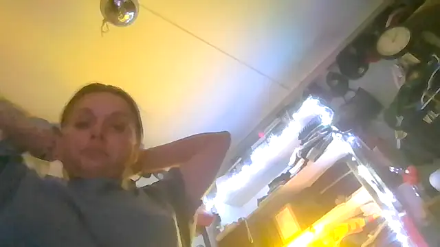 ShysluutGia – Naživo XXX chat