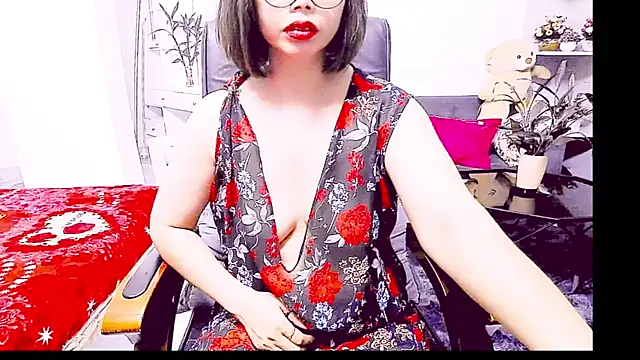 Chat XXX en directo de Miu-Le
