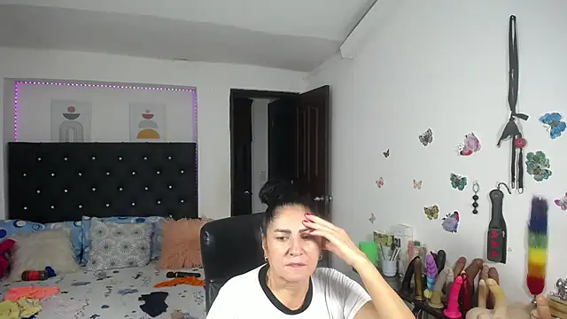 Chat +18 de mature_bigboobs10 ao vivo