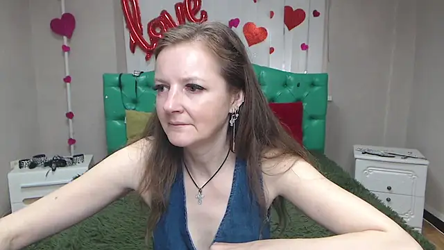 Chat +18 de MeganPirs ao vivo