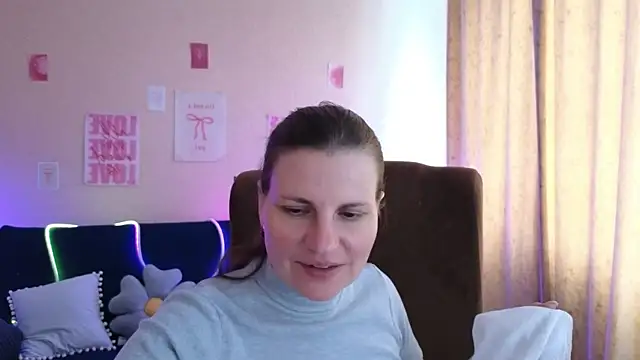 عرض كام Mirabelle_Velvet