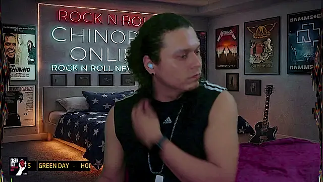 chino_roz Chat XXX in diretta