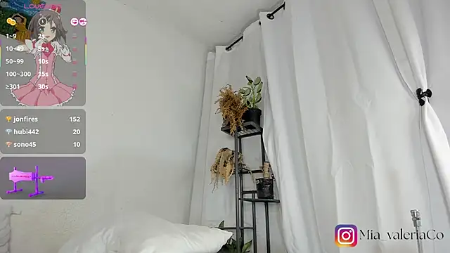 Mia-Valeria-n Live XXX chat