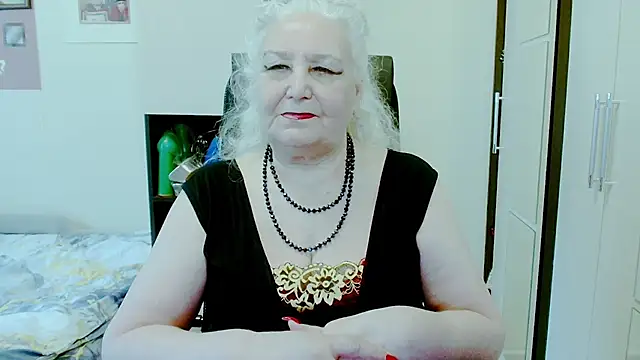 Chat +18 de GrannyAlisa ao vivo