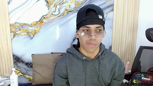 Chatroom XXX en direct de DaviidBuckx_