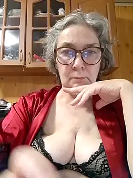 Show modela IrinaSweet54 na web-kameri