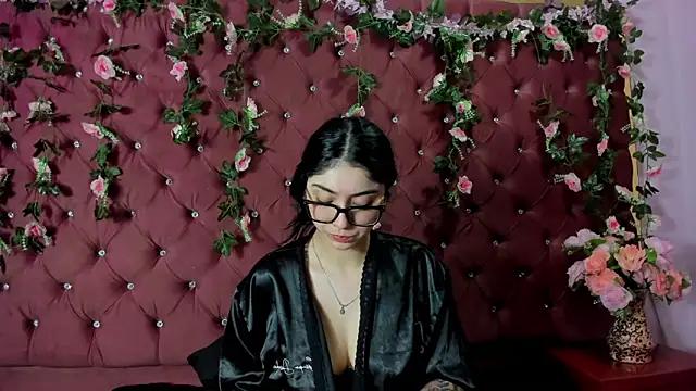 Czat XXX na żywo – Lucy_Anall_