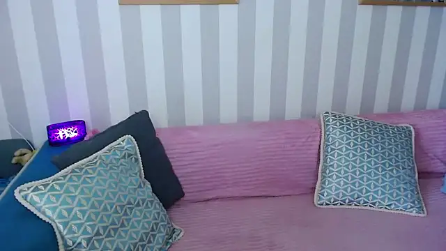 MonaLisaG Chat XXX in diretta