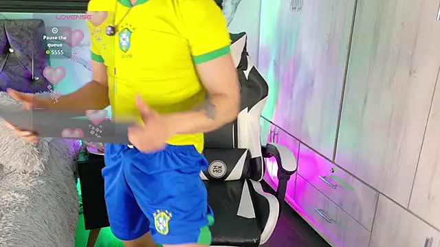 XXX chat uživo modela Saimonvela