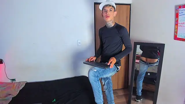 Show modela Darwinstark_ na web-kameri