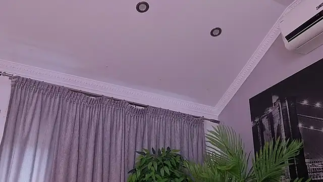 LanaReals 라이브 XXX  채팅