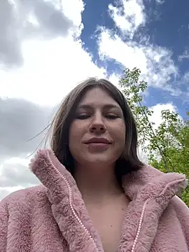 JessieeFlirty élő XXX-chatje