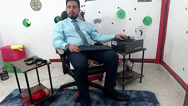 XXX chat uživo modela KalethBigDick