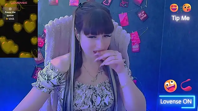 Violla_My 即時 XXX 聊天