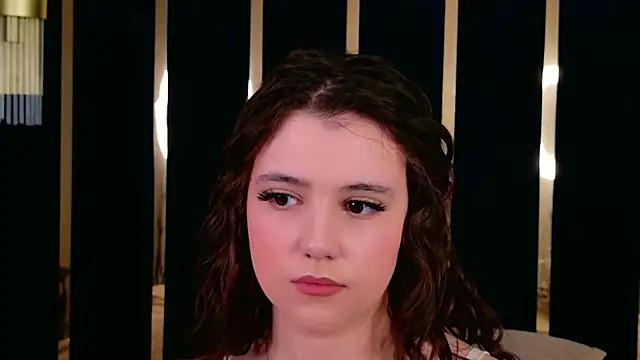 Pauline_Heaven élő XXX-chatje