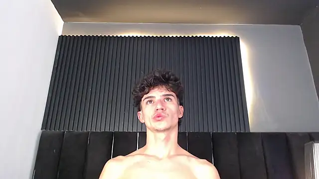 Logan_Steel Pertunjukan Webcam