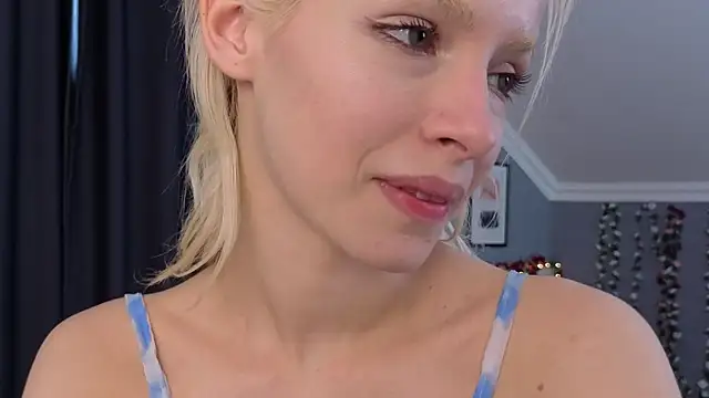 Naomi_Demio 网络视讯表演