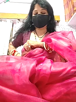 Show de Priyaji7575 na webcam