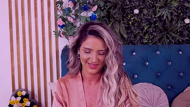XXX chat uživo modela CherryMuse_